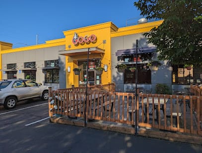 Gogo Pho Bar